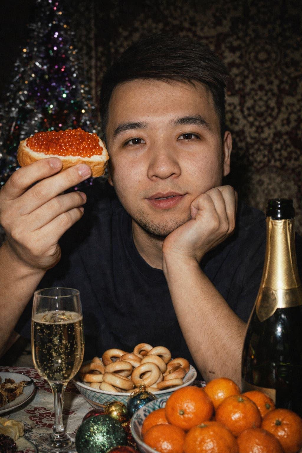 Хлеб с икрой по фото нейросеть